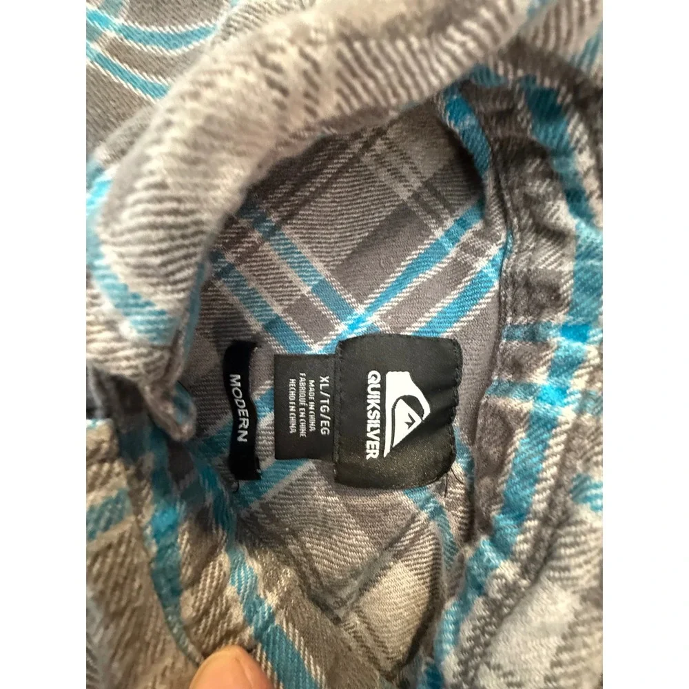 Quiksilver Mens XL Plaid Flannel Shirt Blue Grey Long Sleeve Button Down